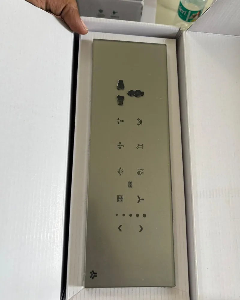 Silver grey glass panel: Socket, loads and fan control